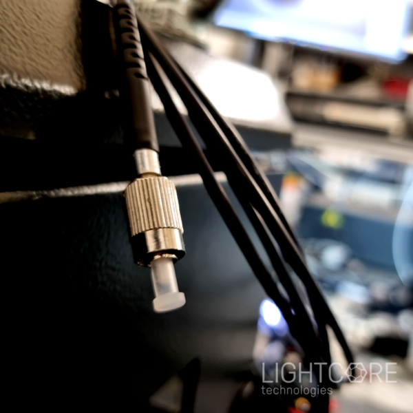 FemtoGuide broadband, low loss, low dispersion hollow core fiber for short and intense pulse delivery